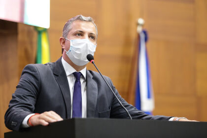 Deputado Faissal pede inclusão de professores nos grupos prioritários de vacinação
