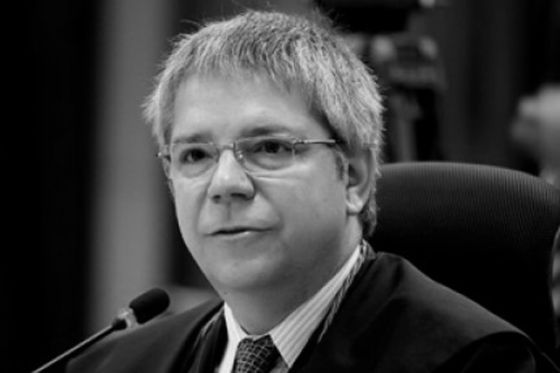 OPINIÃO: A imprensa não é lixo
