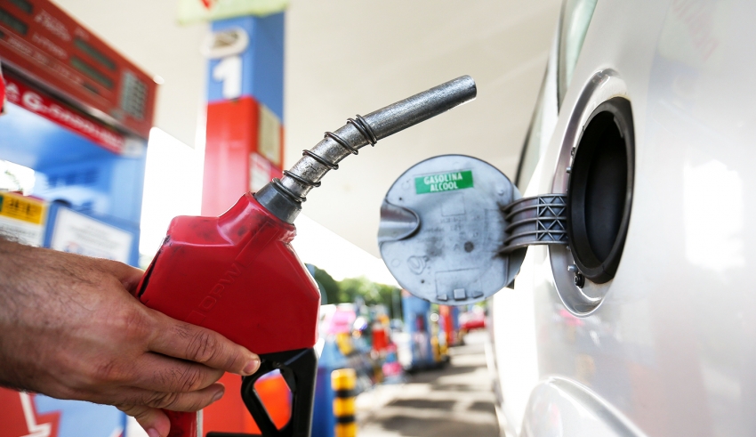 Mais uma vez. Petrobras volta a subir preços do diesel e da gasolina