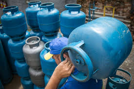 De novo: Petrobras anuncia nova alta nos preços da gasolina, diesel e gás