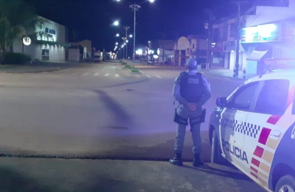 Policia Militar de Juara acaba com festa em chácara com mais de 60 pessoas
