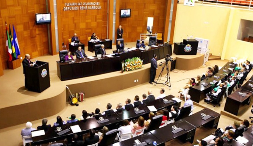 Deputados aprovam projeto que torna atividades religiosas essenciais